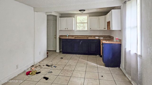 1662 OAKHURST Avenue, Jacksonville, FL 32208