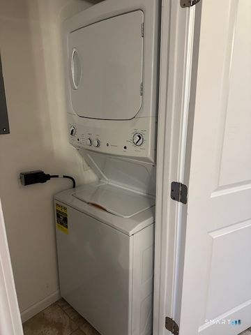 53 Hiltbrand Road APT 3-8, Bristol, CT 06010