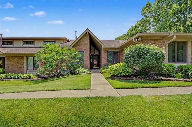 7053 Fallen Oak, Centerville, OH 45459