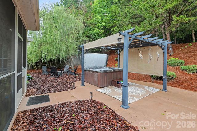 104 Isabella Court, Mount Holly, NC 28120