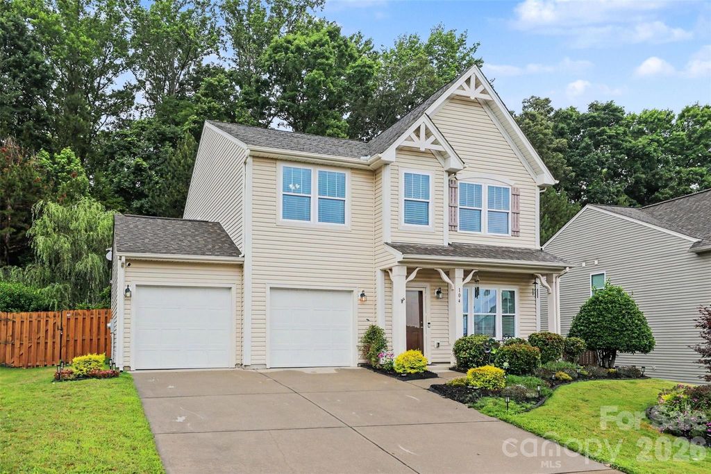 104 Isabella Court, Mount Holly, NC 28120