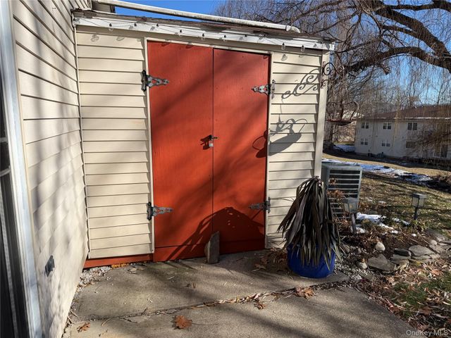 276 Temple Hill Road 1704, New Windsor, NY 12553