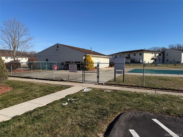 276 Temple Hill Road 1704, New Windsor, NY 12553