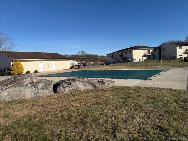 276 Temple Hill Road 1704, New Windsor, NY 12553