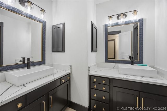 2520 W Blackjack Court, Collinsville, OK 74021