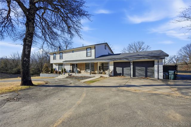 2520 W Blackjack Court, Collinsville, OK 74021