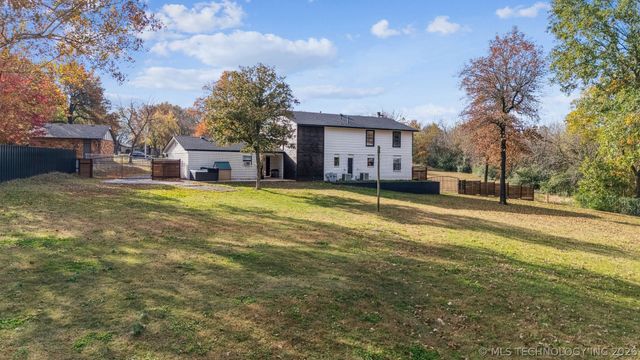 2520 W Blackjack Court, Collinsville, OK 74021