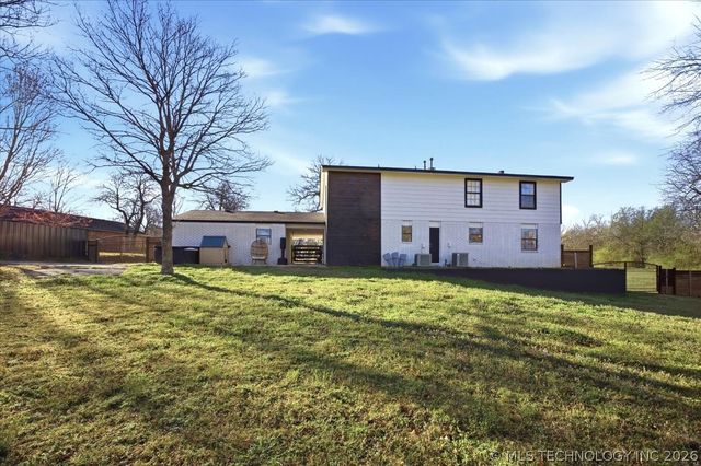 2520 W Blackjack Court, Collinsville, OK 74021