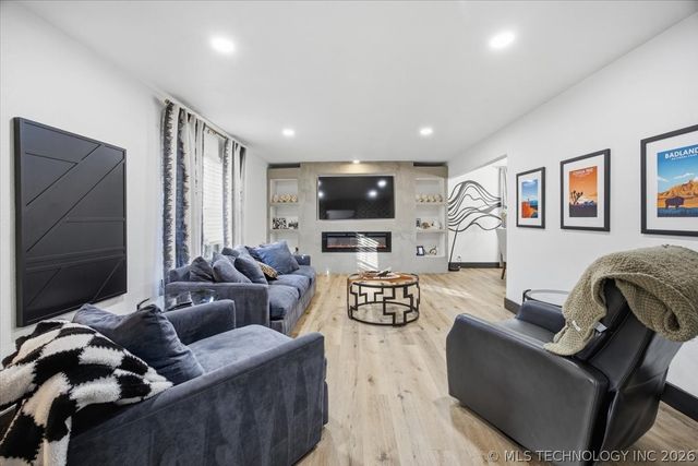 2520 W Blackjack Court, Collinsville, OK 74021