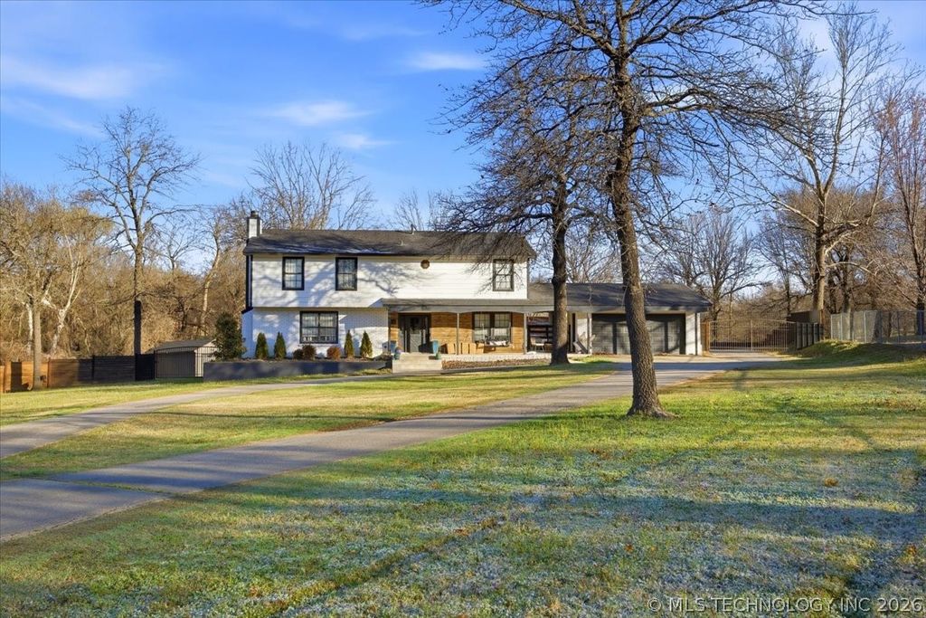 2520 W Blackjack Court, Collinsville, OK 74021