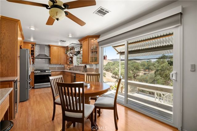 1958 Green Brook Lane, Paso Robles, CA 93446