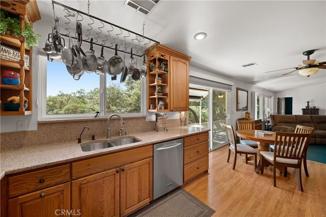 1958 Green Brook Lane, Paso Robles, CA 93446