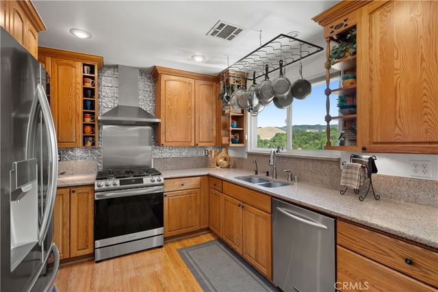 1958 Green Brook Lane, Paso Robles, CA 93446