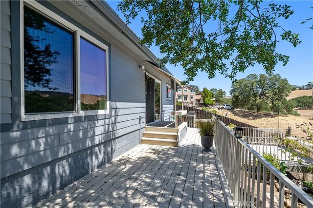 1958 Green Brook Lane, Paso Robles, CA 93446