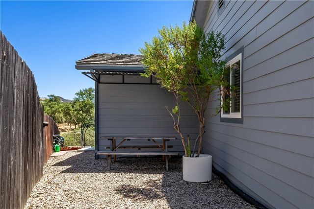 1958 Green Brook Lane, Paso Robles, CA 93446