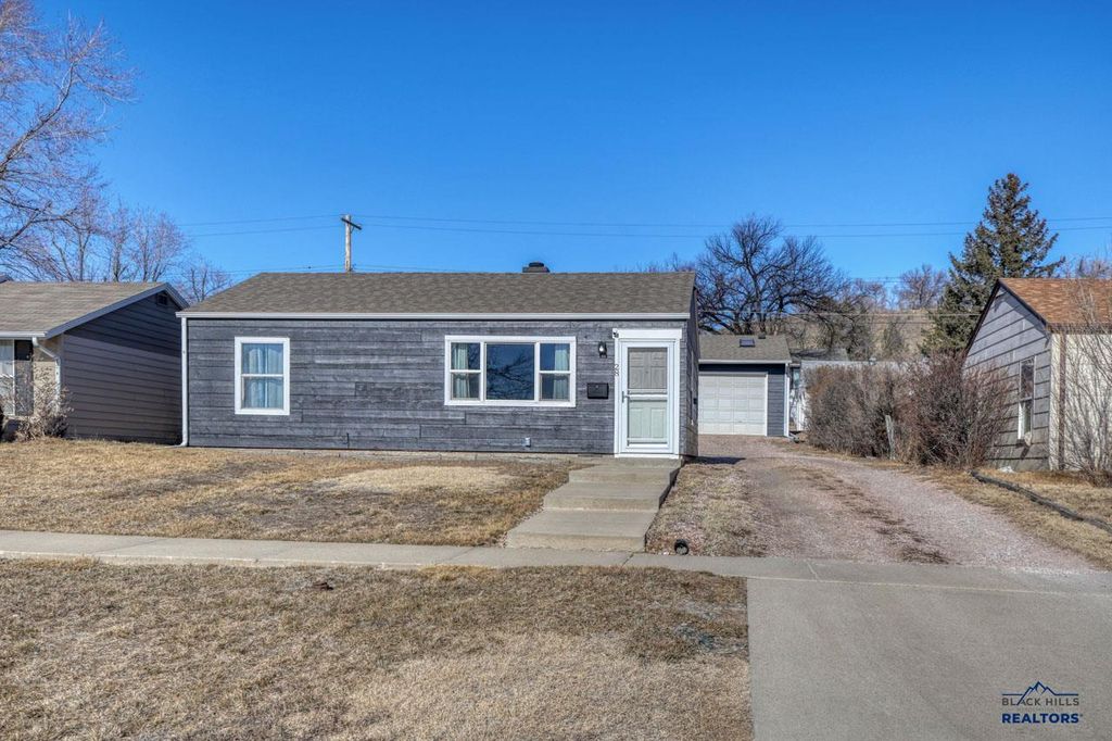 28 ST ANDREW, Rapid City, SD 57701
