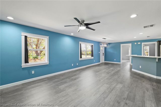 2611 Lake Josephine Drive, Sebring, FL 33875