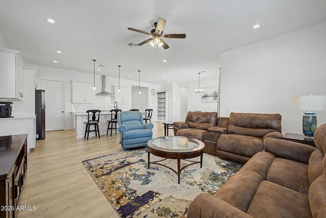 19586 W JAMESTOWN Road, Buckeye, AZ 85396
