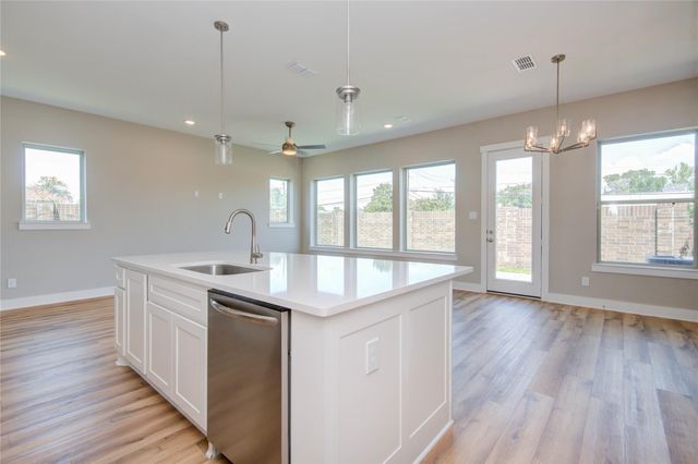 1204 Kiefer Hill Way, Houston, TX 77043