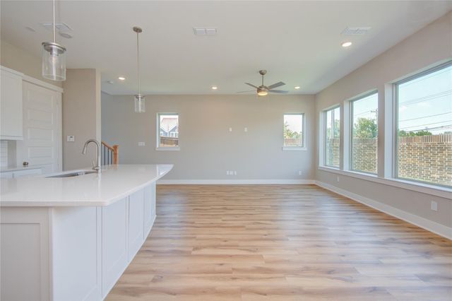 1204 Kiefer Hill Way, Houston, TX 77043