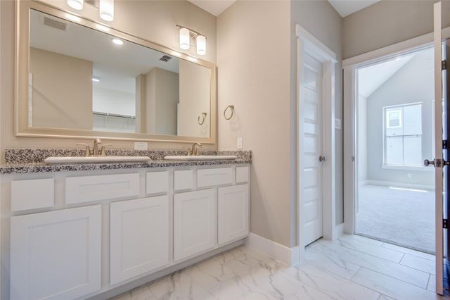 1204 Kiefer Hill Way, Houston, TX 77043