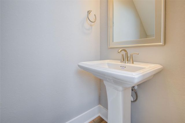 1204 Kiefer Hill Way, Houston, TX 77043