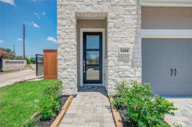 1204 Kiefer Hill Way, Houston, TX 77043