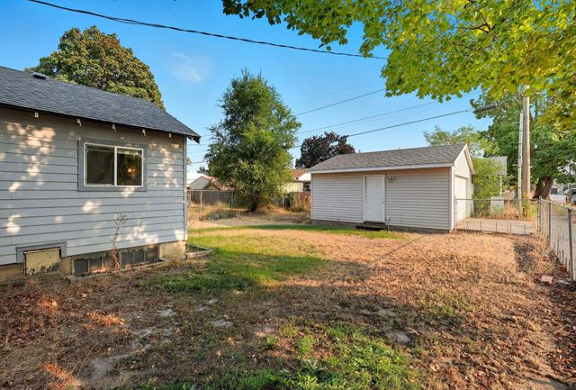 2304 E WELLESLEY Ave, Spokane, WA 99217