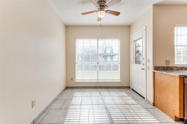 5317 Signal Peak Drive, Arlington, TX 76017