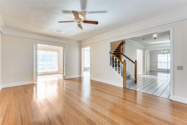 5317 Signal Peak Drive, Arlington, TX 76017