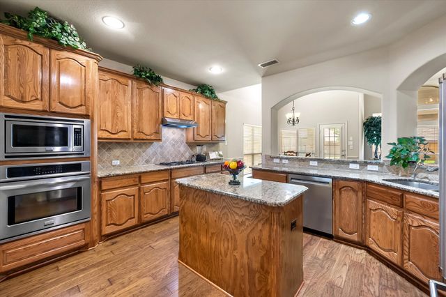 2855 England Parkway, Grand Prairie, TX 75054
