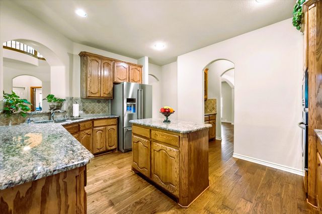 2855 England Parkway, Grand Prairie, TX 75054
