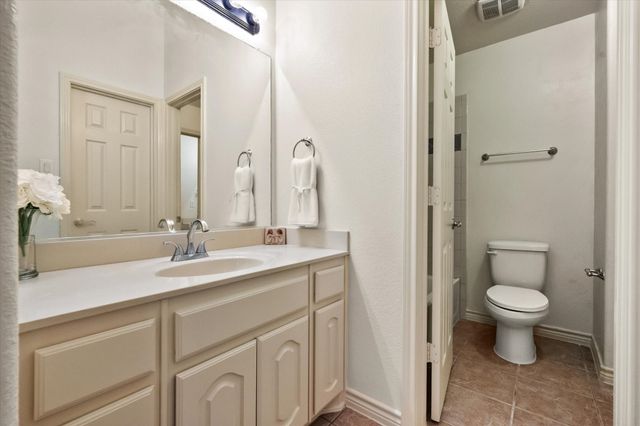 2855 England Parkway, Grand Prairie, TX 75054
