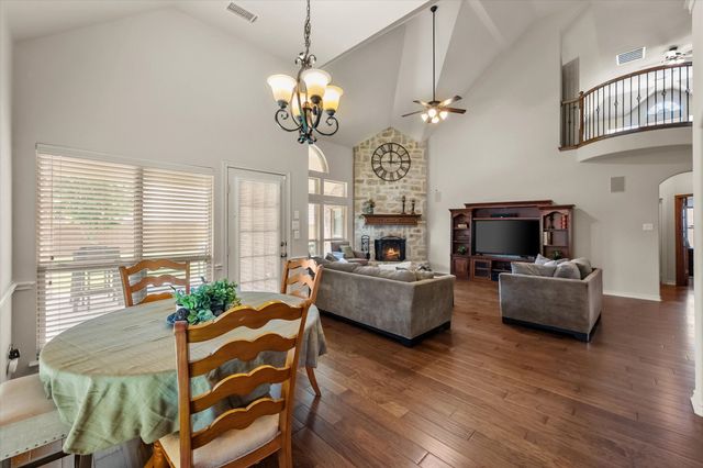 2855 England Parkway, Grand Prairie, TX 75054
