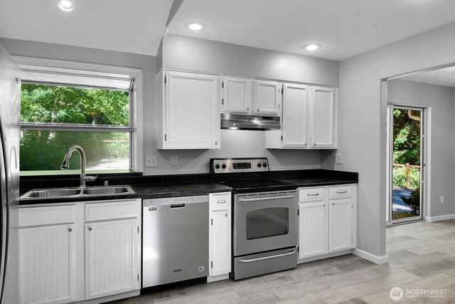 3918 Brenden Circle, Clinton, WA 98236