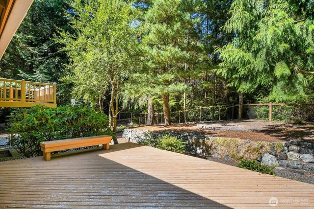 3918 Brenden Circle, Clinton, WA 98236