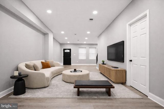 5338 CEDAR AVE, Philadelphia, PA 19143