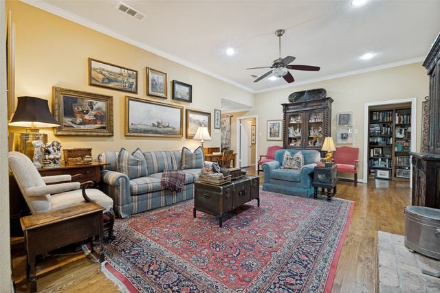6828 Hyde Park Drive, Dallas, TX 75231