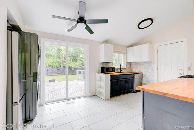 30110 Fairfax Street, Southfield, MI 48076