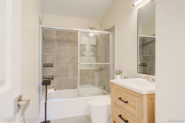 30110 Fairfax Street, Southfield, MI 48076