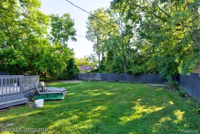30110 Fairfax Street, Southfield, MI 48076