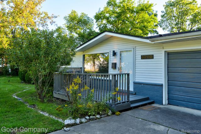 30110 Fairfax Street, Southfield, MI 48076