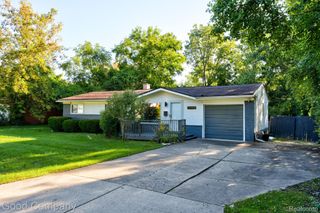 30110 Fairfax Street, Southfield, MI 48076