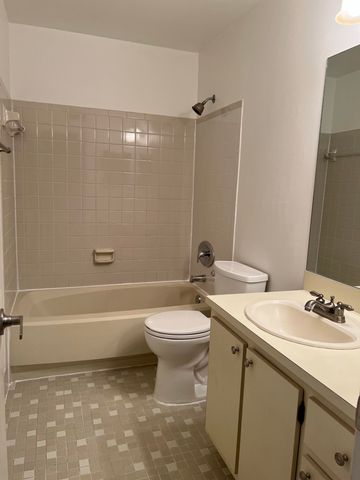 2800 S Oakland Forest Drive 2302, Oakland Park, FL 33309