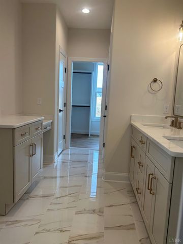 1055 Bravo Lane, Forest, VA 24551