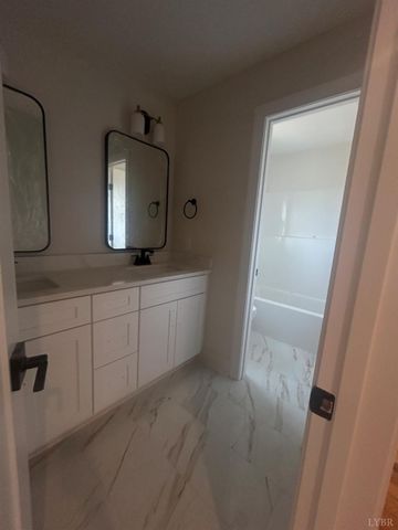 1055 Bravo Lane, Forest, VA 24551