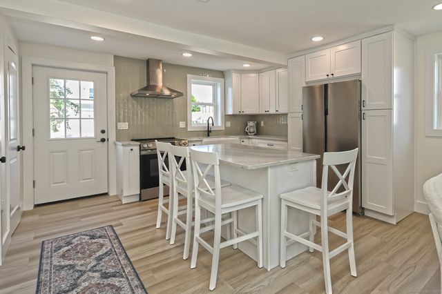 33 Fairwood Avenue, Milford, CT 06460