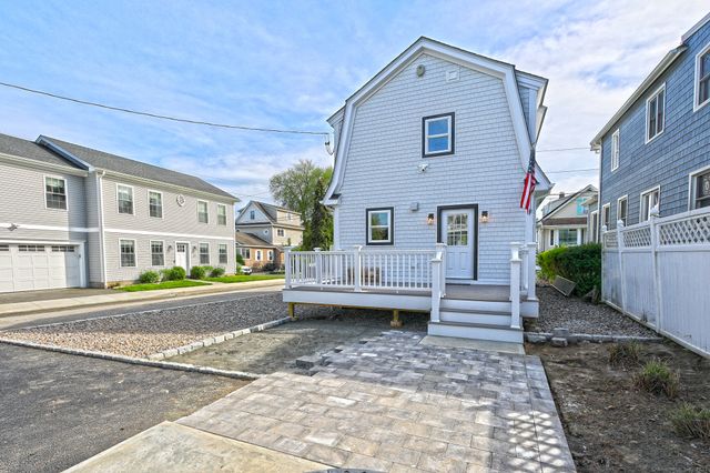 33 Fairwood Avenue, Milford, CT 06460
