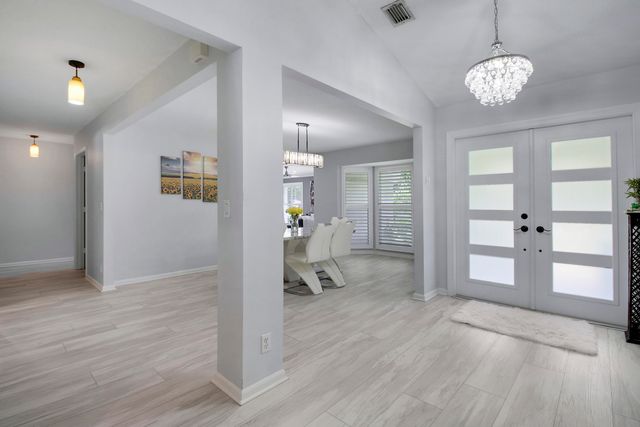 8552 Thousand Pines Circle, West Palm Beach, FL 33411