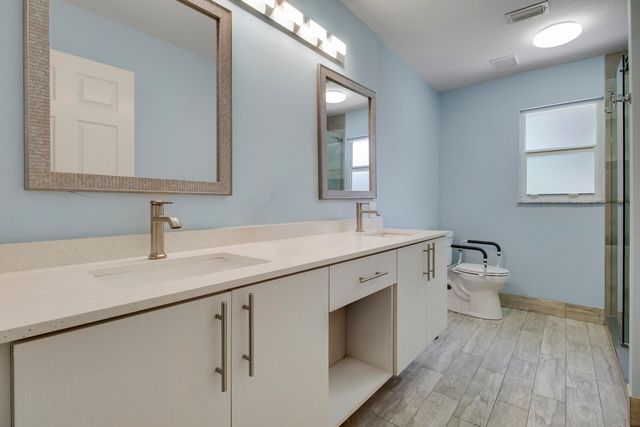 8552 Thousand Pines Circle, West Palm Beach, FL 33411